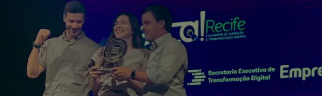Equipe da CFIT recebendo o Prêmio de Inovação Aberta do Recife